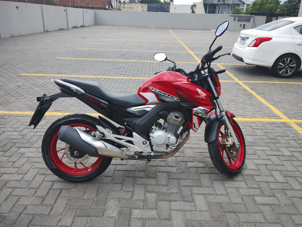 Foto HONDA CB 250 TWISTER/FLEXONE 2021