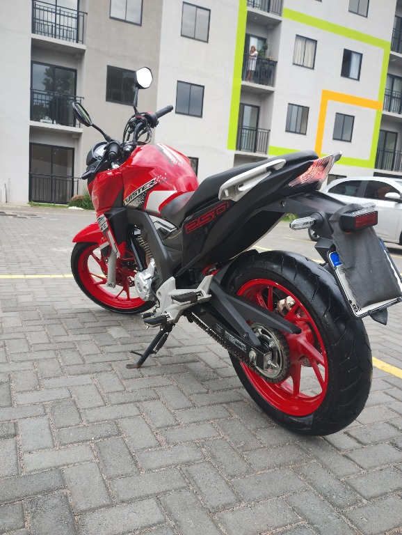 Foto HONDA CB 250 TWISTER/FLEXONE 2021