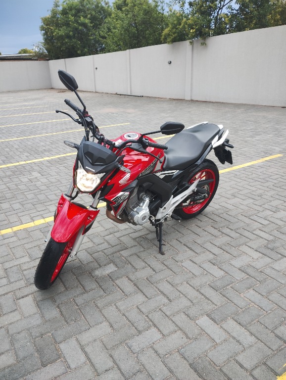 Foto HONDA CB 250 TWISTER/FLEXONE 2021