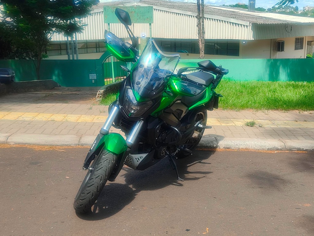 Foto BAJAJ DOMINAR 400  2025