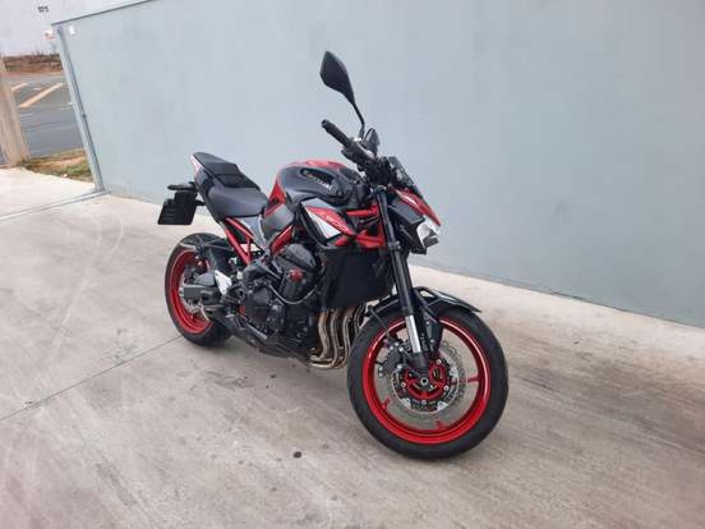 Foto KAWASAKI Z 900 2024