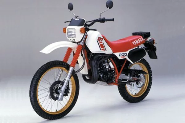 foto moto yamaha/dt-200