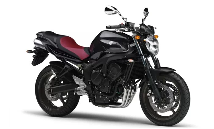 foto moto yamaha/fz6-n