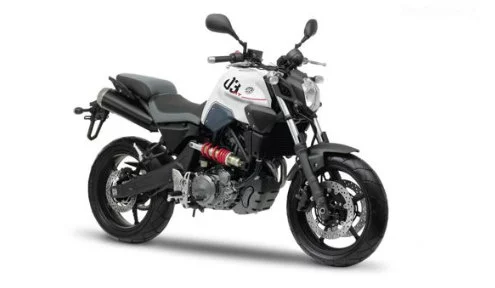 foto moto yamaha/mt-03
