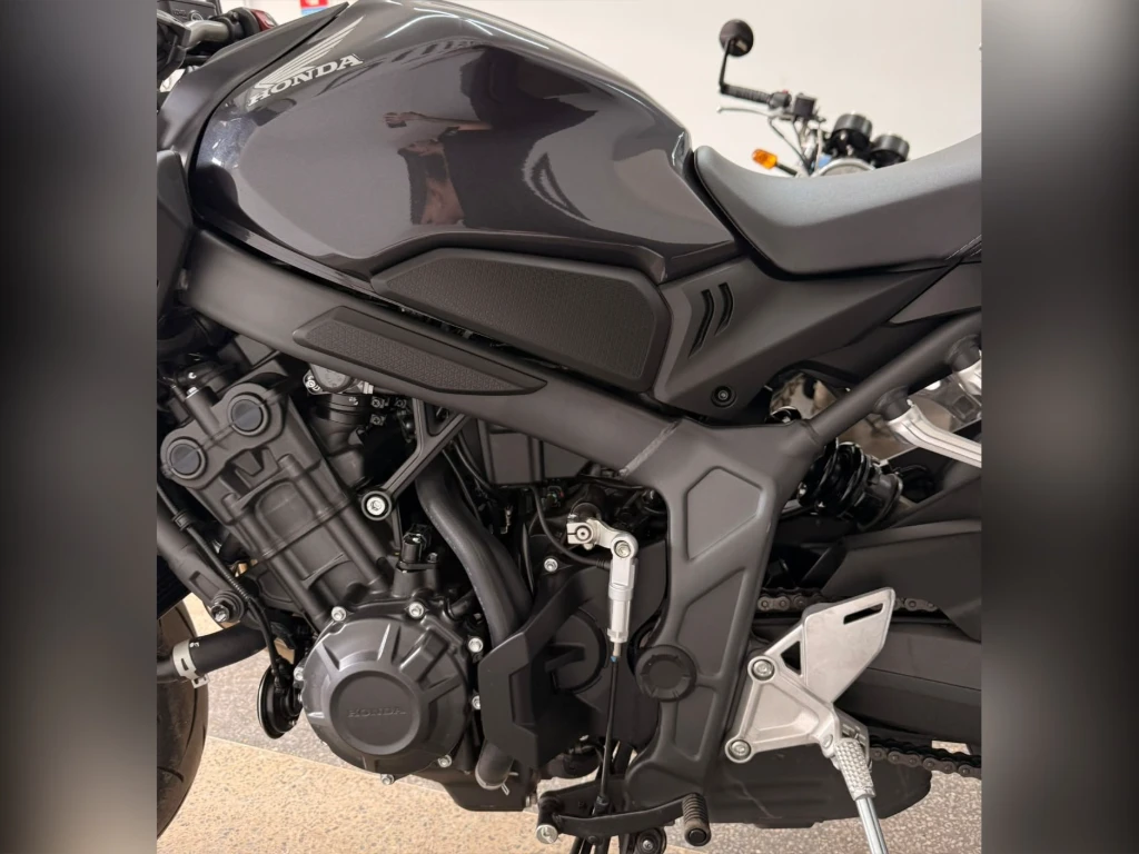 Miniatura da foto 9 - HONDA CB 640R 2027 2026