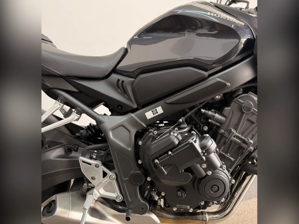 Miniatura da foto 17 - HONDA CB 640R 2027 2026