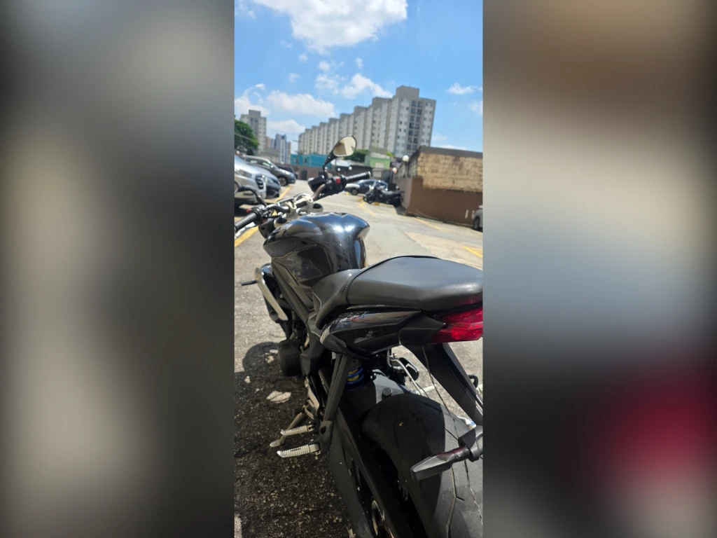 Triumph Street Triple 675 2015 preta à venda no Motonline - foto 7 de 11