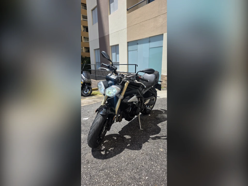 Triumph Street Triple 675 2015 preta à venda no Motonline - foto 2 de 11
