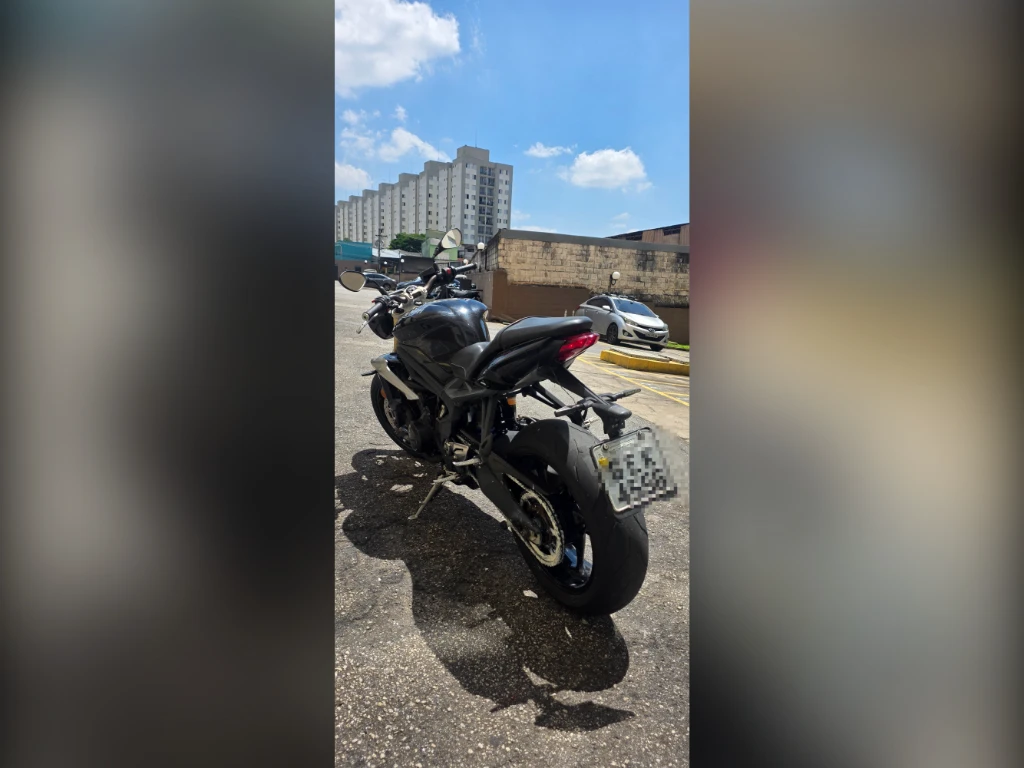 Triumph Street Triple 675 2015 preta à venda no Motonline - foto 6 de 11